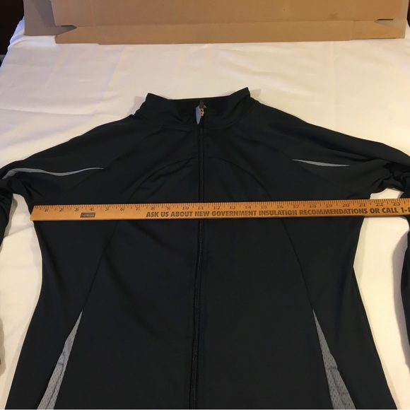 Woman’s size medium jogging top sweat suit top - Picture 4 of 9